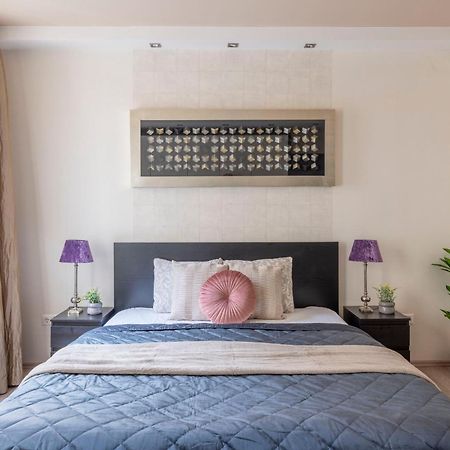 Exclusive Central Suite With Balcony By Prestige Homes 布达佩斯 外观 照片