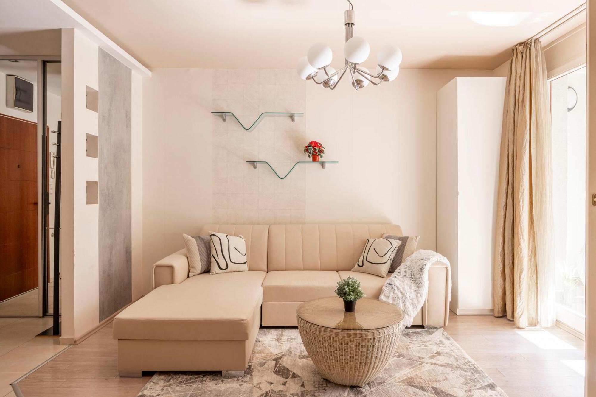Exclusive Central Suite With Balcony By Prestige Homes 布达佩斯 外观 照片