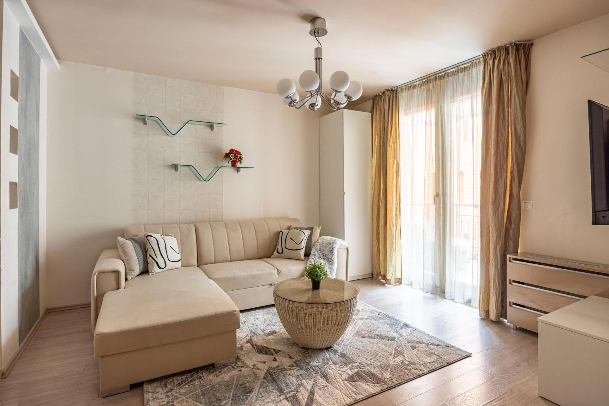 Exclusive Central Suite With Balcony By Prestige Homes 布达佩斯 外观 照片
